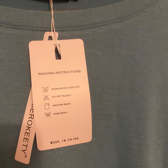 Casual t-shirt dress - Picture 3 of 4